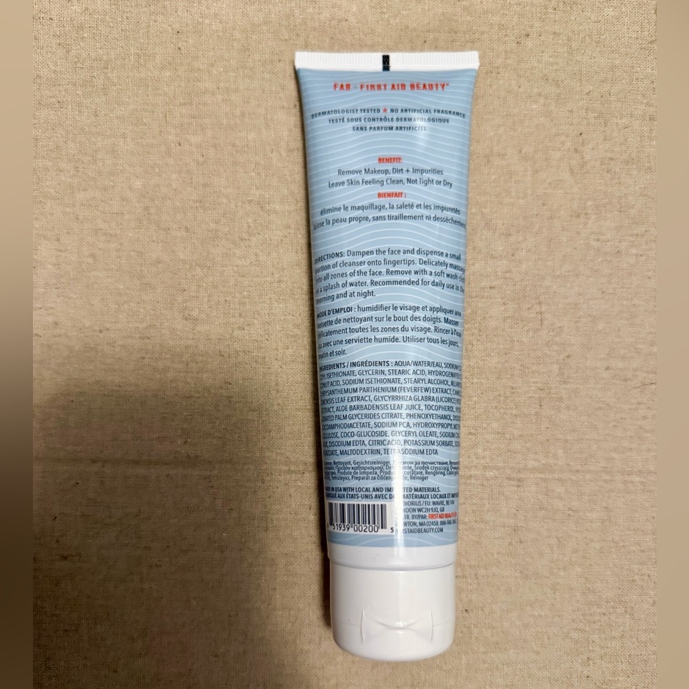 FIRST AID BEAUTY Pure Skin Face Cleanser - Gentle Hydrating Cleanser 5oz NEW - Picture 3 of 8